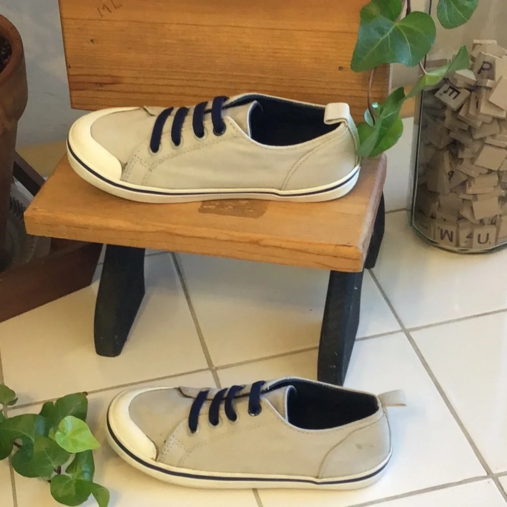 ‘Old Navy’ Elastic Laces Canvas Sneakers